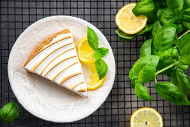 limonlu tart tatlı tatlı sağlıklı yemek atıştırmalıkları yemek için hazır masada fotokopi uzayı arka plan kırsal manzarası