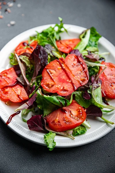 Salade Tomates Prêt Manger Repas Santé Nourriture Collation Sur Table — Photo