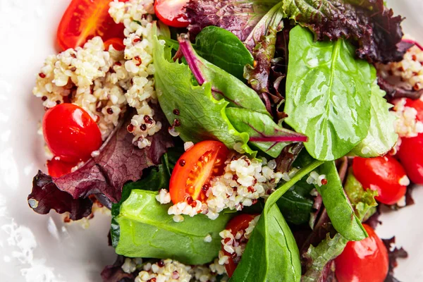 Salat Quinoa Tomaten Grüne Salatmischung Gesunde Mahlzeit Lebensmittel Snack Auf — Stockfoto