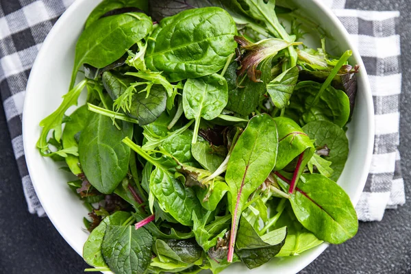 Zielona Sałatka Pozostawia Świeże Mix Zdrowe Przekąski Jedzenie Stole Kopia — Zdjęcie stockowe