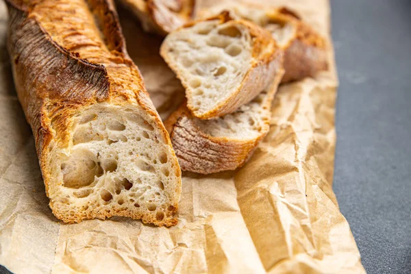 Багет Длинный Свежий Хлеб Цельный Пшеничной Муки Корма Закуски Столе — стоковое фото