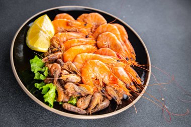 Karides karides taze deniz ürünleri tabağı yemek atıştırmalığı fotokopi masasında yer alan yiyecek arka plan kırsal manzarası 