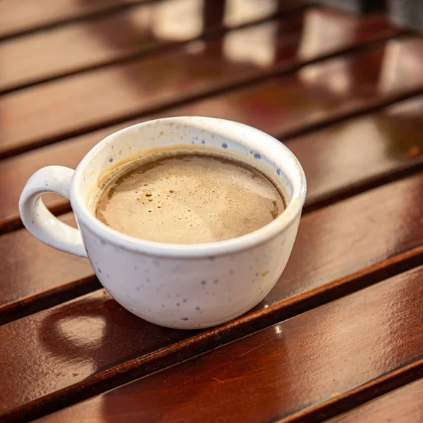 Csésze Forró Kávé Szabadban Virág Háttér Másolás Tér Élelmiszer Rusztikus — Stock Fotó