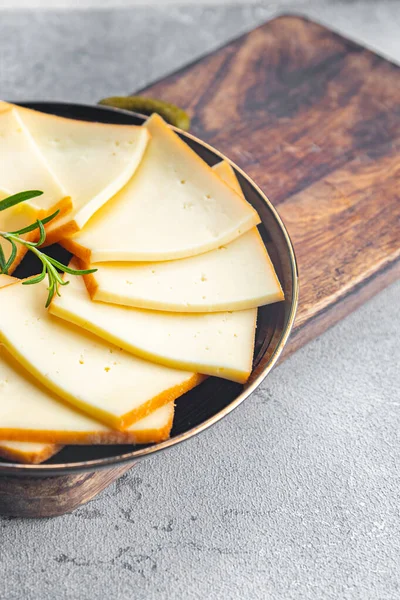 Makanan Pembuka Makanan Cheese Raclette Makanan Ringan Atas Meja Menyalin — Stok Foto