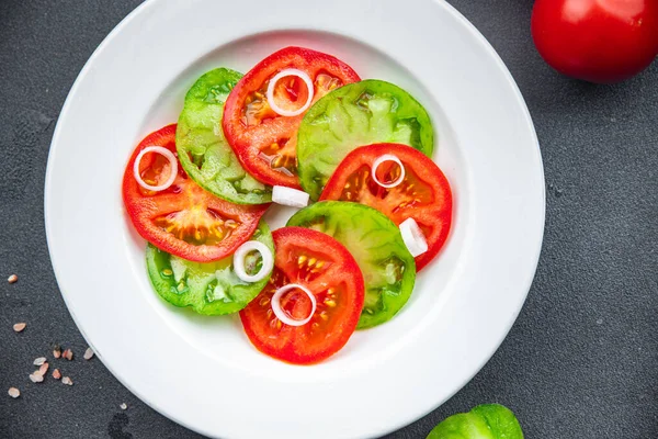 Salad Sayuran Segar Tomat Merah Dan Tomat Hijau Makanan Ringan — Stok Foto