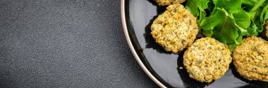 Falafel fasulyeli sebze pirzolası masada sağlıklı yemek atıştırmalıkları fotokopi uzayı arka plan kırsal üst görüş keto veya paleo diyet vejetaryen ya da vejetaryen gıda