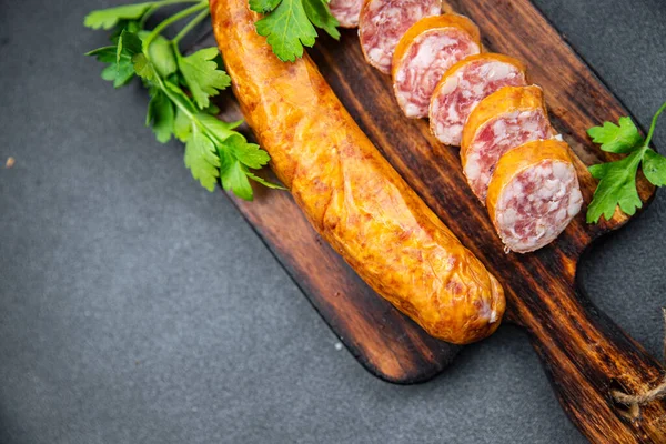 Λουκάνικο Montbeliard Κρέας Φρέσκα Λουκάνικα Σνακ Τροφίμων Στο Τραπέζι Αντίγραφο — Φωτογραφία Αρχείου