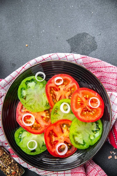 Φρέσκια Σαλάτα Ντομάτας Κόκκινο Και Πράσινο Πιάτο Λαχανικών Υγιεινό Γεύμα — Φωτογραφία Αρχείου