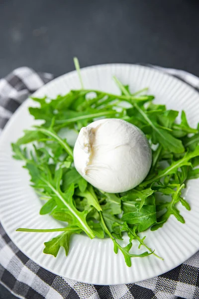Buratta Sałatka Rukola Zielony Liście Ser Burratina Zdrowy Posiłek Jedzenie — Zdjęcie stockowe