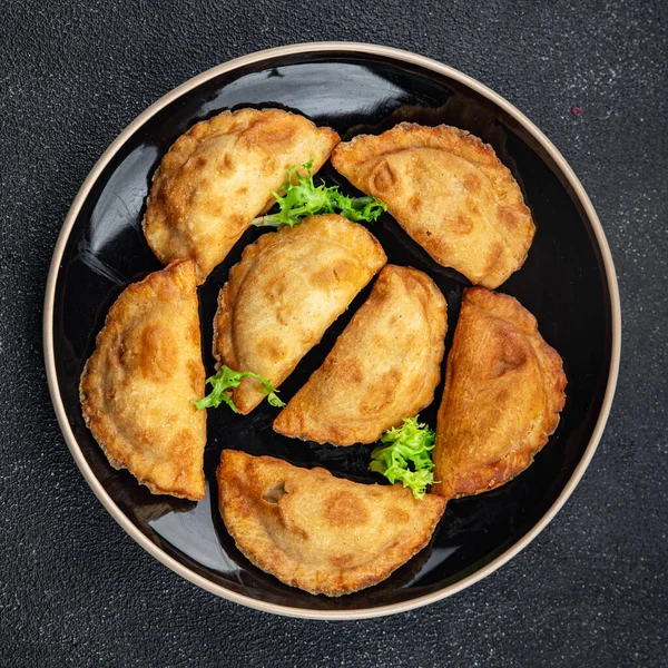 Empanadas Pie Fleisch Gefüllte Mahlzeit Lebensmittel Snack Auf Dem Tisch — Stockfoto