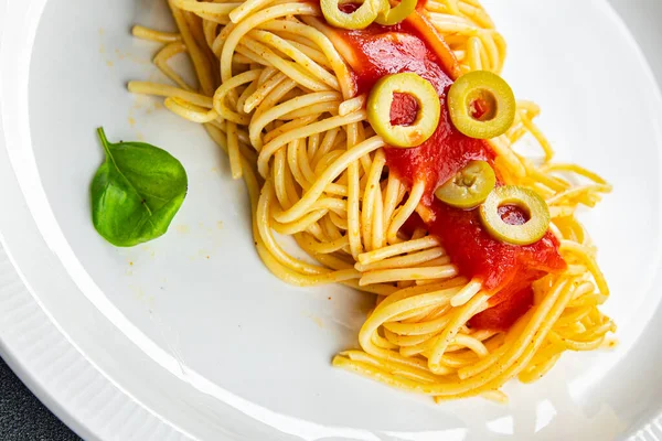 Оливки Спагетті Безм Ясний Томатний Соус Яса Зелене Ясо Харчування — стокове фото