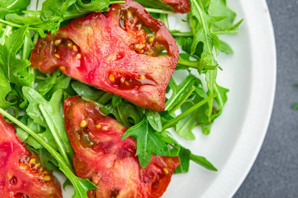 Salada Tomate Rúcula Refeição Saudável Lanche Mesa Cópia Espaço Alimento — Fotografia de Stock