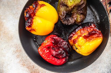 Biber kızartması hazır biber dolmalık sebze sağlıklı yemek atıştırmalıklar masada fotokopi uzay yemeği arka plan kırsal üst görüş keto veya paleo diyet vejetaryen ya da vejetaryen yemeği