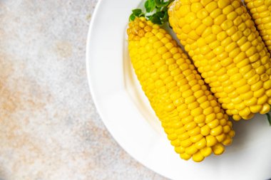 Haşlanmış mısır, mısır, mısır, sebze, sağlıklı yemek, atıştırmalıklar, masa üstünde fotokopi, arka plan, kırsal üst görüş, keto veya paleo diyeti.