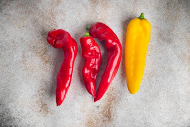 Ramiro biberi taze sebze çan biberi sağlıklı yemek için hazır yemek atıştırmalığı masada fotokopi uzay yemeği arka plan kırsal üst görüş keto veya paleo diyet vejetaryen yemeği