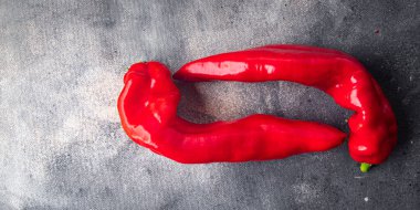 Ramiro biberi taze sebze çan biberi sağlıklı yemek için hazır yemek atıştırmalığı masada fotokopi uzay yemeği arka plan kırsal üst görüş keto veya paleo diyet vejetaryen yemeği