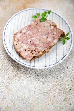 Terrine et sundurması, sade et, fırında pişmiş et, sebze, yemek, masada atıştırmalık, fotokopi, arka plan, kırsal alan manzarası. 