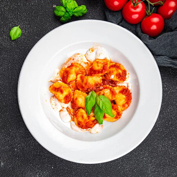 Saus Tomat Ravioli Makanan Italia Makanan Ringan Meja Menyalin Ruang — Stok Foto