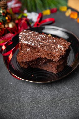 Çikolatalı pasta, tatlı tatlı bayram. Yeni yıl yemeği, masada atıştırmalık.
