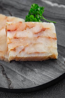 balık briketi çiğ fileto deniz mahsulü aperatif çözeltisi yemek aperatifleri fotokopi masasında uzay yiyecek arka plan kırsal üst görünüm