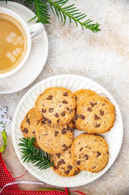 Noel kurabiyesi çikolatası tatlı tatlı tatlısını düşürür. Yeni yıl ve Noel yemeği kutlanır. Yemek atıştırması.