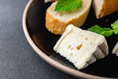 beyaz yumuşak peynir küflü taze krema tadı iştah açıcı yemek atıştırmalığı masada fotokopi uzay yemeği arka plan kırsal üst görünüm
