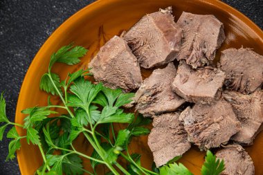 Et dili taze, sağlıklı, yemek aperatifi yemek aperatifi fotokopi masasında uzay yiyecekleri arka plan kırsal manzarası.