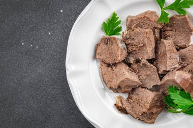 Et dili taze, sağlıklı, yemek aperatifi yemek aperatifi fotokopi masasında uzay yiyecekleri arka plan kırsal manzarası.