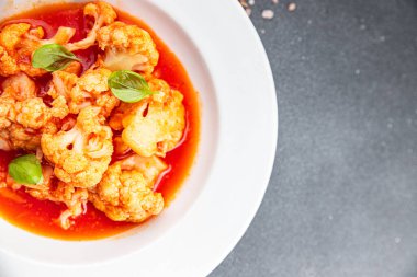 Karnabahar soslu güveç. Sebzeli güveç. Aperatif yemek. 