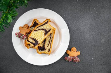 Noel pastası, çikolata katmanı, zencefilli kurabiye, tatlı tatlı tatlı, tatil, yeni yıl kutlaması, yemek, atıştırmalık şeyler.