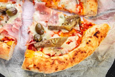 pizza enginarlı jambon taze sıcak fast food yemek aperatif yemek aperatifler fotokopi masasında uzay yemeği arka plan kırsal manzarası