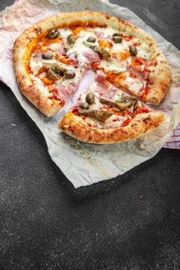 pizza enginarlı jambon taze sıcak fast food yemek aperatif yemek aperatifler fotokopi masasında uzay yemeği arka plan kırsal manzarası