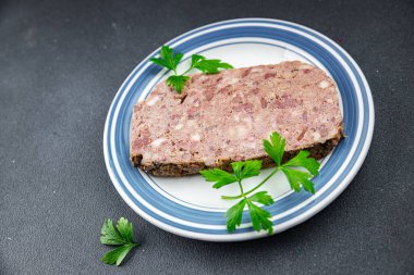 Etli terrine şampanya geleneksel domuz eti taze et iştah açıcı yemek aperatifleri masanın üzerinde fotokopi odası arka plan kırsal manzarası