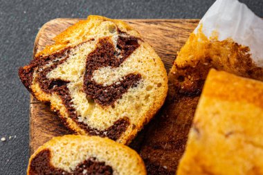 Vanilyalı kek, çikolatalı tatlı, lezzetli yemek, aperatif yemek, sofrada yemek, fotokopi, arka plan, kırsal manzara.