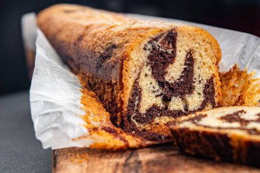 Vanilyalı kek, çikolatalı tatlı, lezzetli yemek, aperatif yemek, sofrada yemek, fotokopi, arka plan, kırsal manzara.