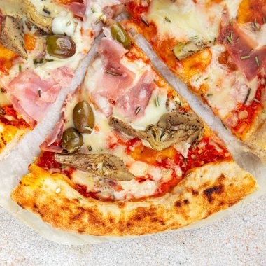 pizza enginarlı jambon taze sıcak fast food yemek aperatif yemek aperatifler fotokopi masasında uzay yemeği arka plan kırsal manzarası