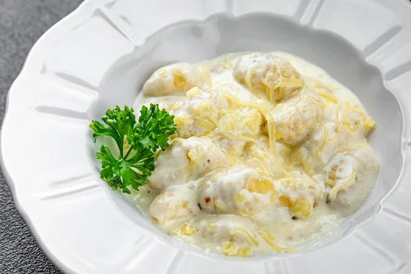 Gnocchi Peyniri Sosu Patates Taze Sağlıklı Yemek Aperatif Yemek Masada — Stok fotoğraf