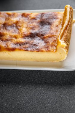 Meyveli pasta tatlı yumurta, krema, hamur tatlısı leziz yemek aperatifler masada yemek atıştırmalığı fotokopi uzayı yemek arka plan kırsal manzarası