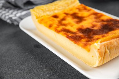 Meyveli pasta tatlı yumurta, krema, hamur tatlısı leziz yemek aperatifler masada yemek atıştırmalığı fotokopi uzayı yemek arka plan kırsal manzarası