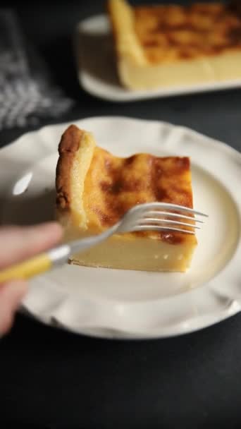 Κέικ Φλαν Γλυκό Επιδόρπιο Ψήσιμο Αυγών Κρέμα Ζύμη Σύντομο Ψωμί — Αρχείο Βίντεο