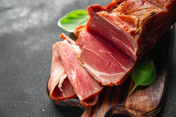 Daging Babi Asap Memasak Makanan Ringan Atas Meja Menyalin Makanan — Stok Foto