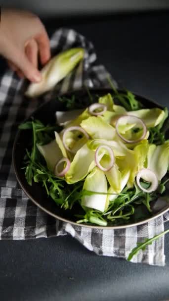 Cikória Saláta Gyümölcs Cikória Zöld Vitamin Ízletes Friss Egészséges Étkezés — Stock videók
