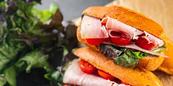 Sandwich Ham Tomat Selada Hijau Sehat Makan Makanan Ringan Hidangan — Stok Foto