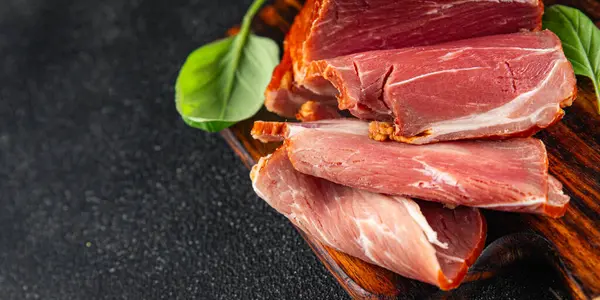 Daging Asap Daging Appetizer Makan Makanan Ringan Atas Meja Menyalin — Stok Foto