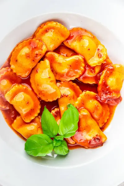 Ravioli Daging Sapi Saus Tomat Segar Masak Makanan Makanan Ringan — Stok Foto