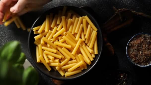 Pasta Tortiglioni Madlavning Appetitvækker Måltid Mad Snack Bordet Kopiere Plads – Stock-video