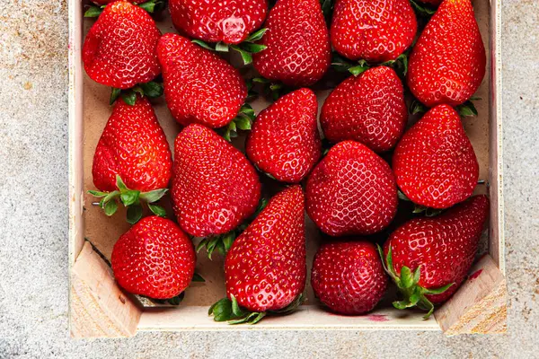 Strawberry Segar Buah Matang Merah Memasak Makanan Ringan Hidangan Pembuka Stok Gambar Bebas Royalti