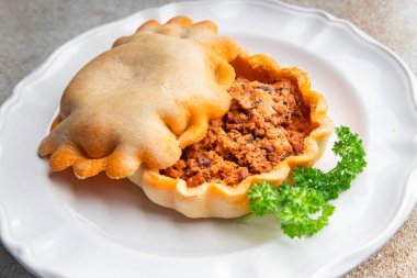 balık turtası taze deniz ürünleri yemek aperatifleri fotokopi masasında uzay yiyecekleri arka plan kırsal manzarası