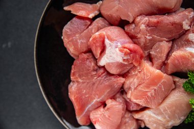 Domuz eti çiğ taze hamurlu yemek aperatifi masanın üzerinde fotokopi uzay yiyecek arka plan kırsal üst görünüm