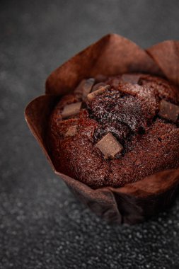 çikolatalı kek tatlı tatlı pasta aperatif yemek atıştırmalıkları masanın üzerinde fotokopi alanı arka plan kırsal manzarası